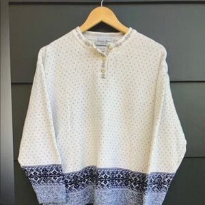 Classic Women's White and Gray Crewneck Sweater